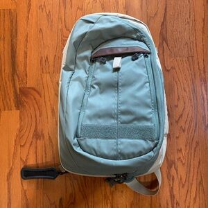 Vertx Commuter Sling